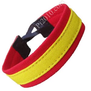Pulsera ancha de tela bandera de España. Hecha a mano en España