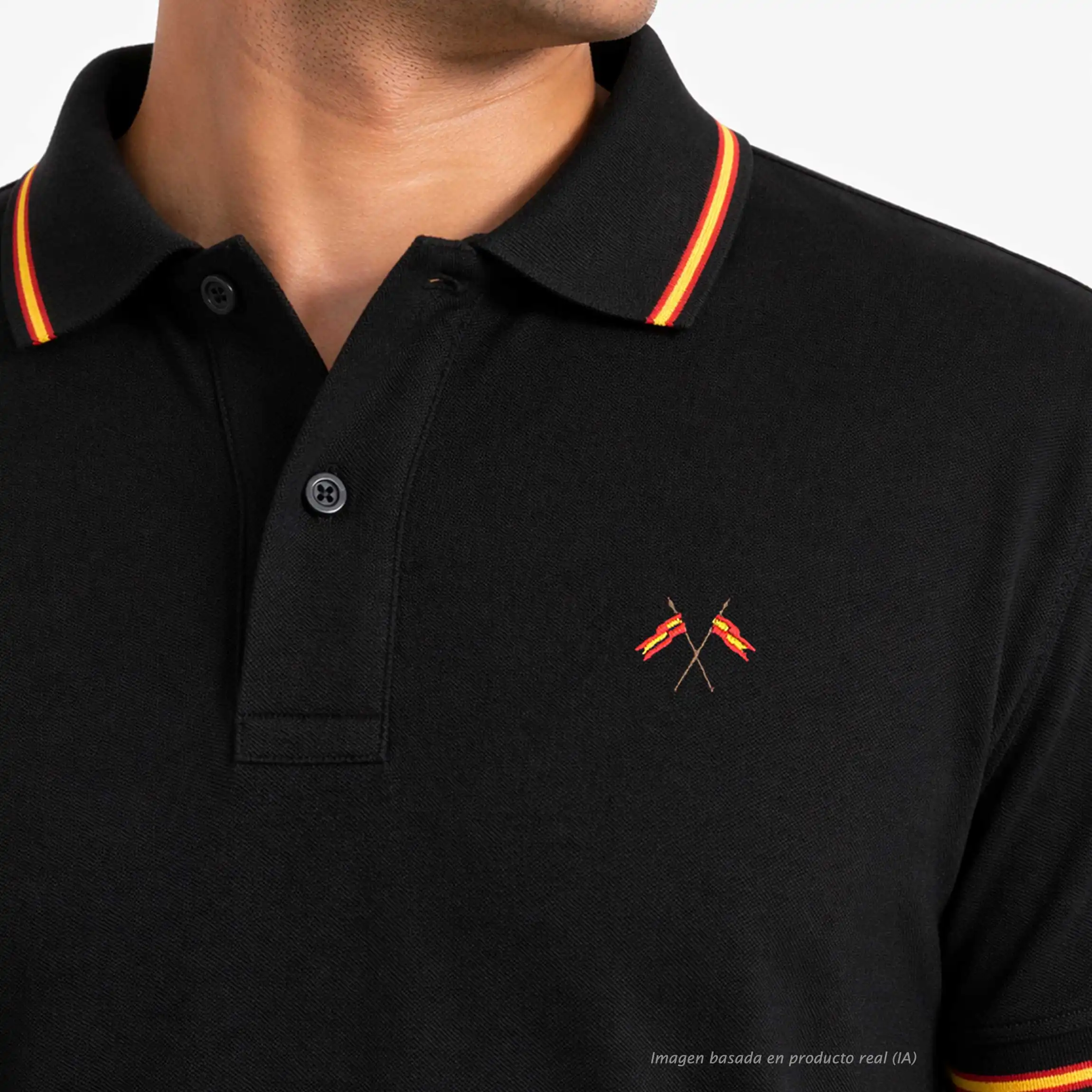 detalle bordado banderas de España cruzadas en polo negro