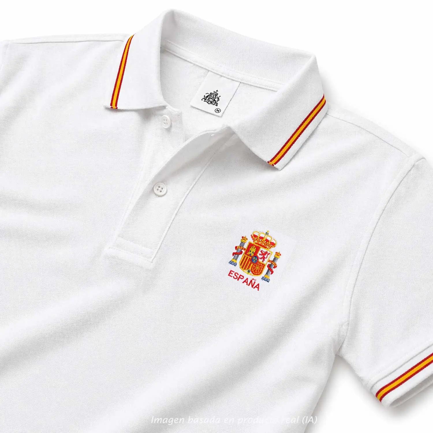 polo blanco escudo de España con bandera en cuello y mangas
