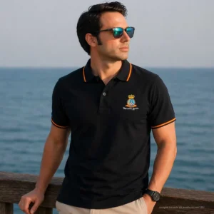 polo patrulla aguila negro hombre con bandera de España en cuello y mangas